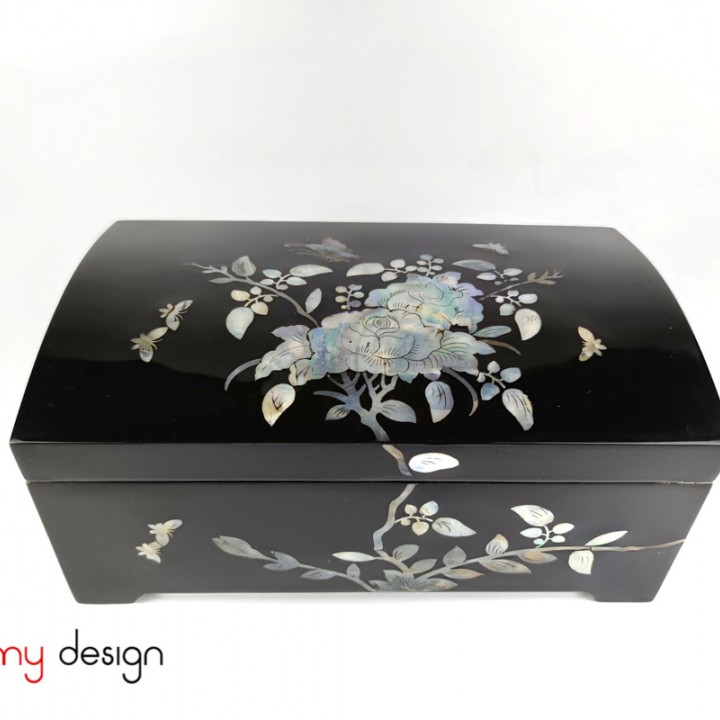 Rectangular lacquer box attached with mother of pearl flowers and butterflies 17*28*H10cm